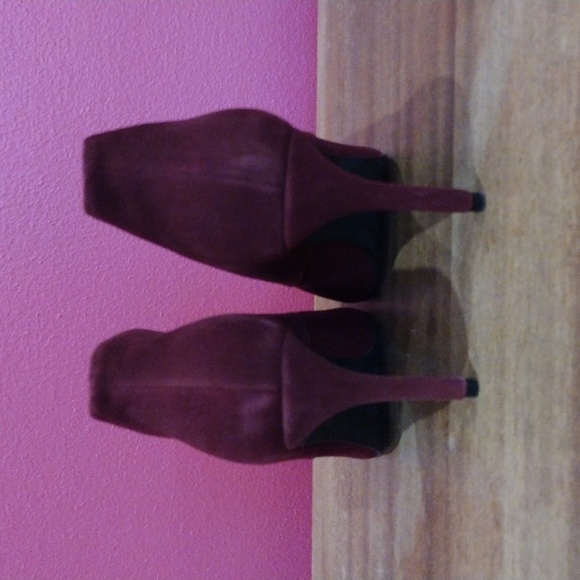 Zara women's ankle boots with heel. Burgundy color. EUC. Size 9 (US) - Picture 7 of 11